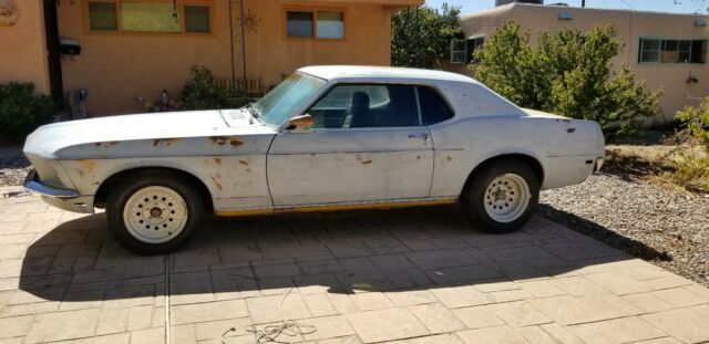 1969 Ford mustang Solid coupe 302 Auto runs & drives 1969 Ford Mustang