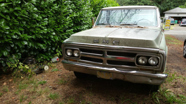 1969 GMC C2500 Custom Camper