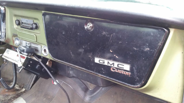 1969 GMC C2500 Custom Camper - photo 4