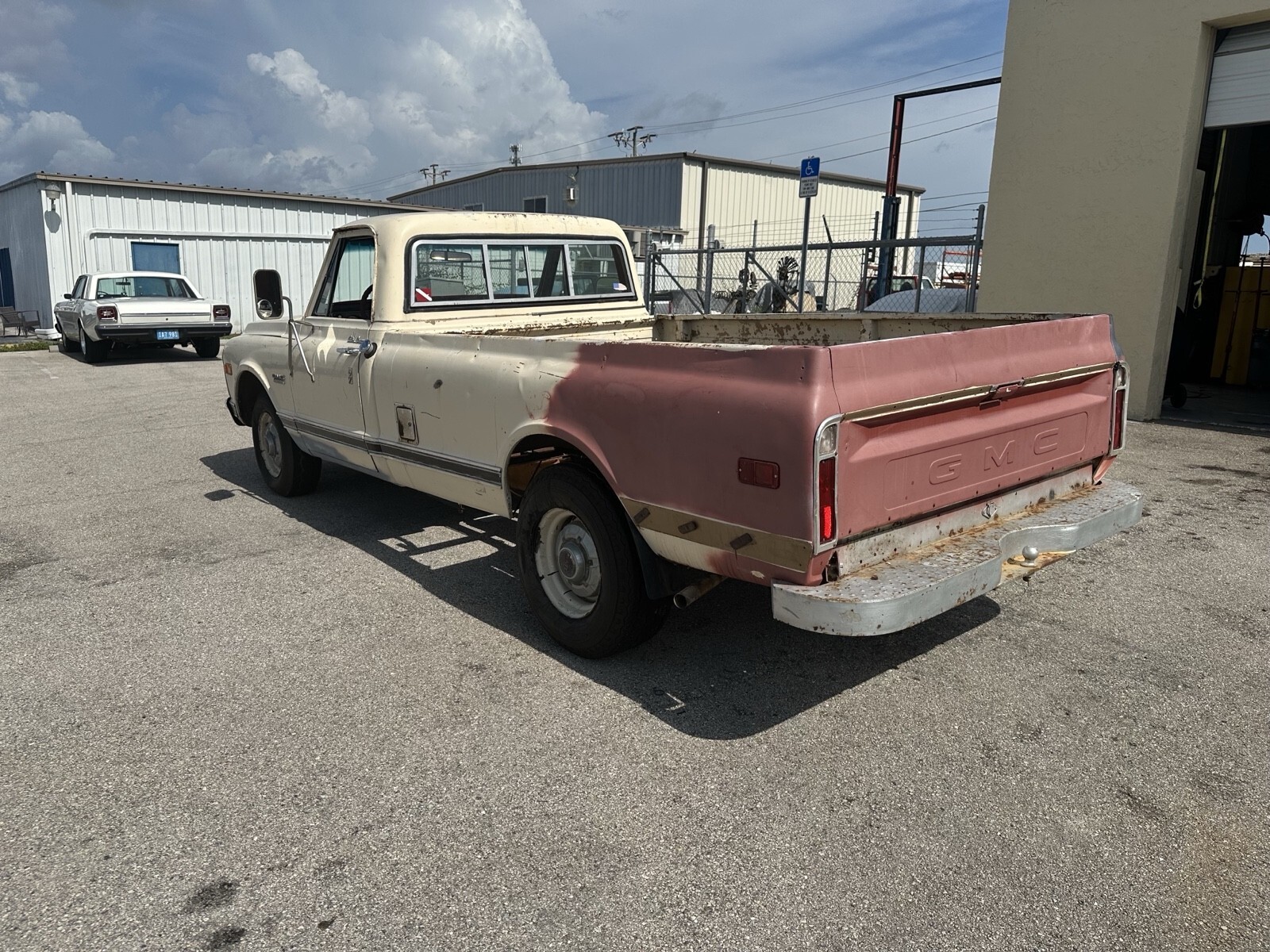 1969 GMC Pickup Custom Camper - photo 3