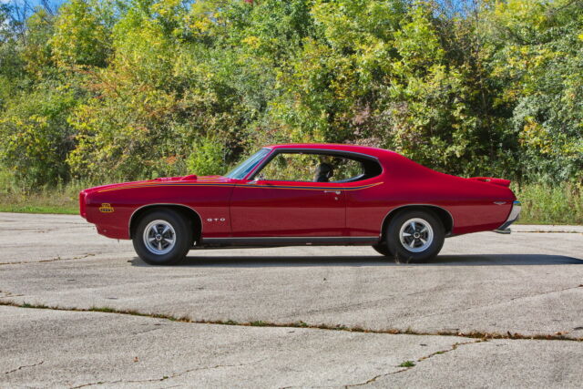 1969 Pontiac GTO Judge hardtop - photo 2