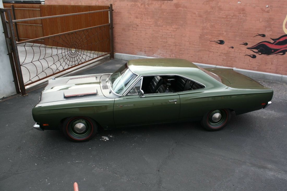 1969 Hemi Roadrunner. Real "J" code Track Pack 4 speed car 1969 Plymouth Road Runner Hardtop