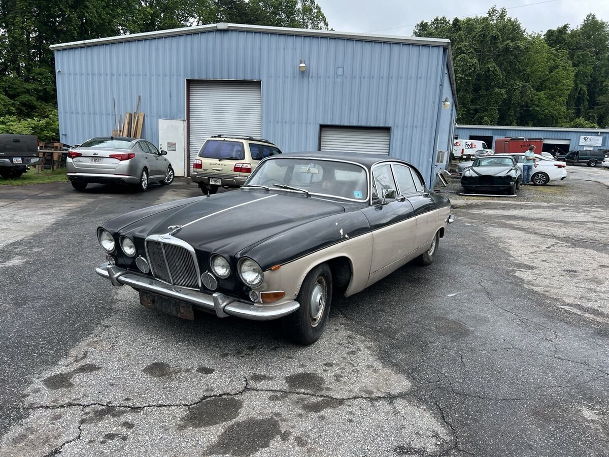 1969 Jaguar 420G - photo 12