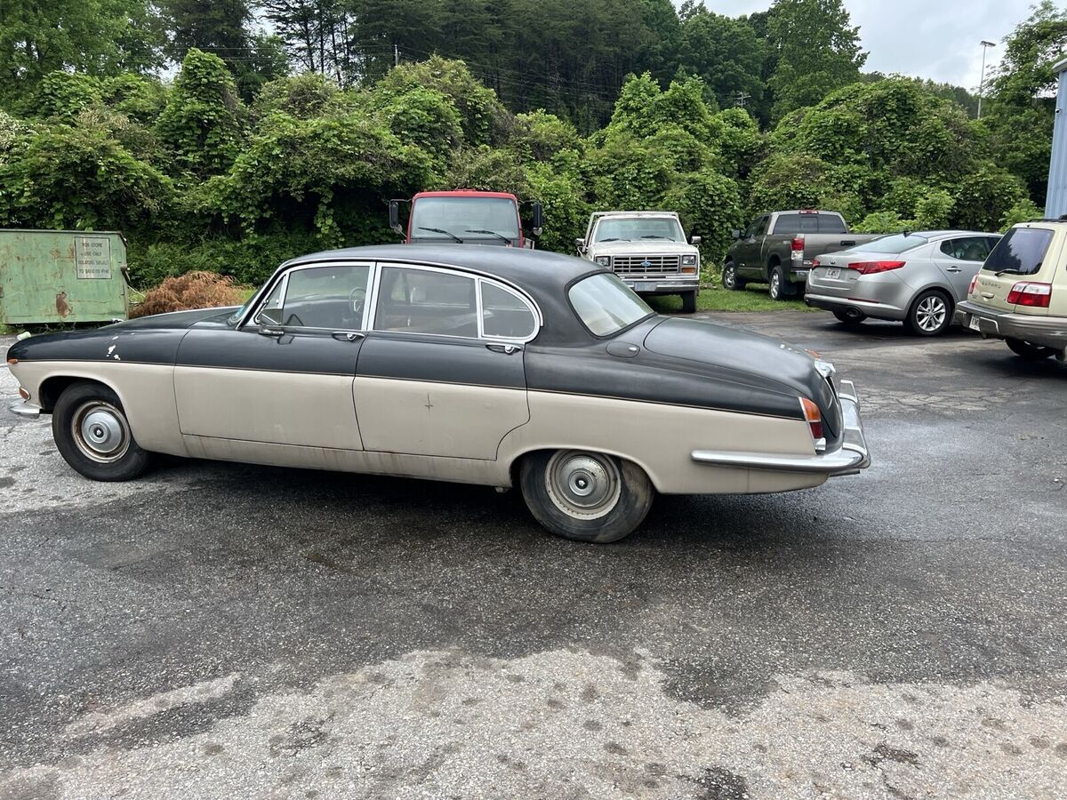 1969 Jaguar 420G - photo 8