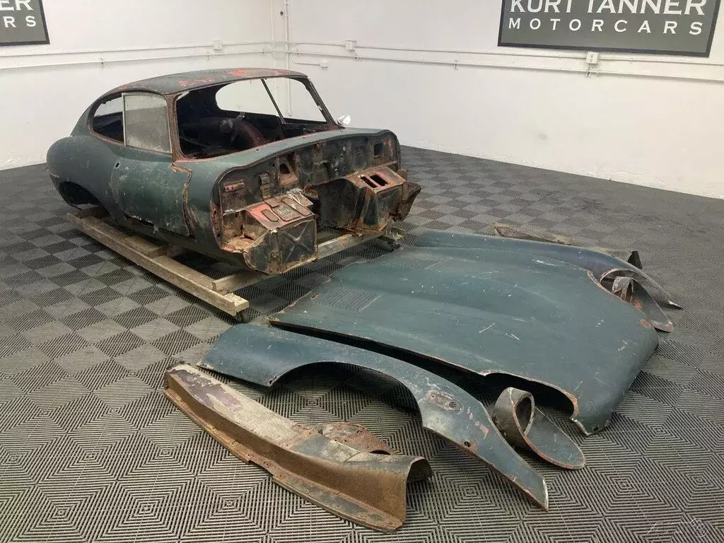1969 Jaguar E-Type 1969 JAGUAR E-TYPE XKE SERIES 2, 4.2 LITER COUPE