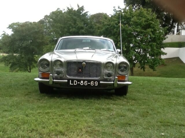 1969 Jaguar XJ6 - photo 2