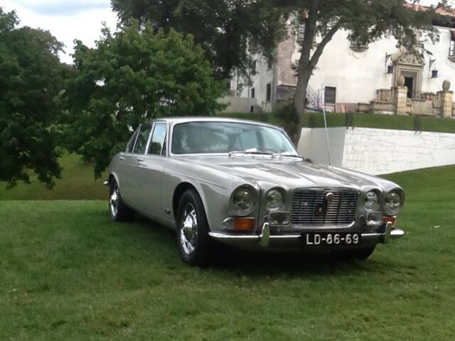 1969 Jaguar XJ6 - photo 3