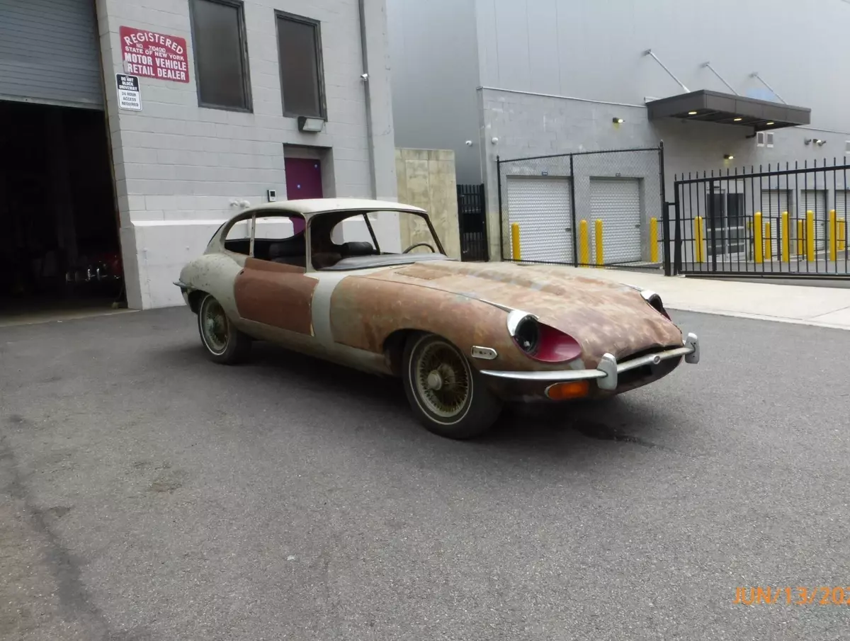 1969 Jaguar XKE 2+2 A/C for Restoration. Engine is free. 1969 Jaguar E-Type 2+2 Automatic with A/C