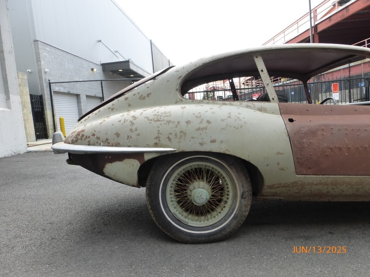 1969 Jaguar E-Type 2+2 Automatic with A/C - photo 13