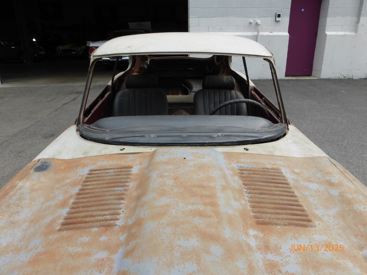 1969 Jaguar E-Type 2+2 Automatic with A/C - photo 8