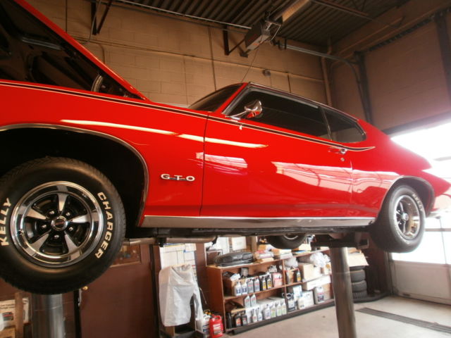 1969 Pontiac GTO 2 door coupe - photo 10