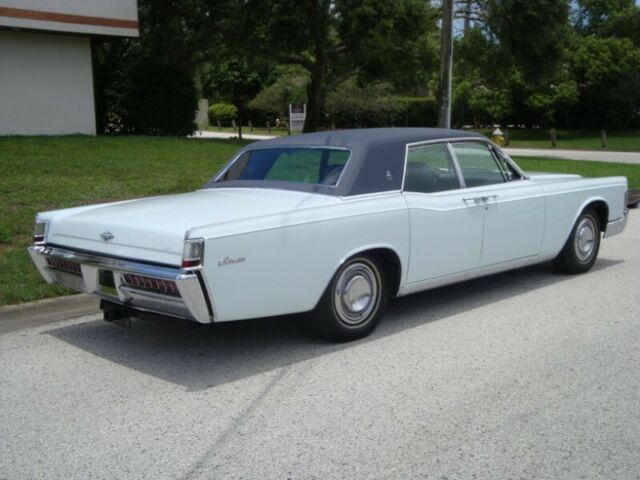 1969 Lincoln Continental 4dr Sedan - photo 13