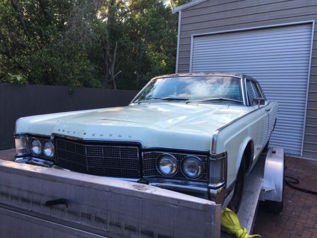 1969 Lincoln Continental all Original, all complete, ran when parked. 1969 Lincoln Continental