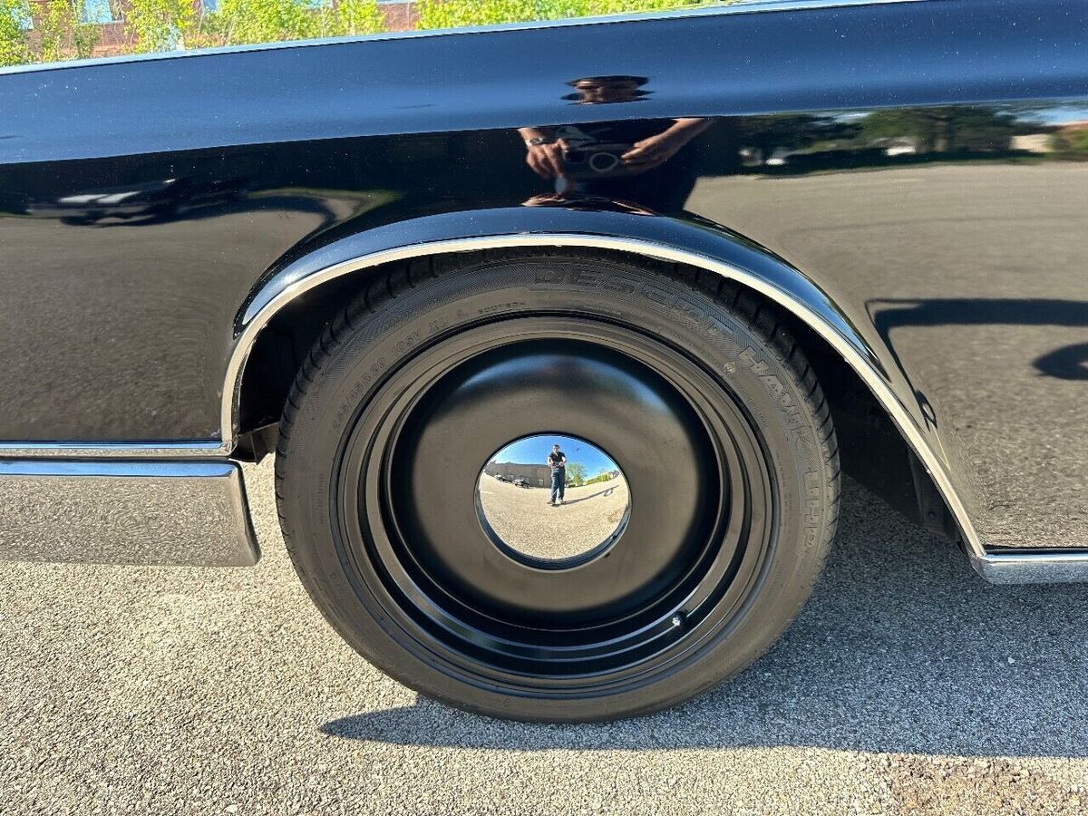 1969 Lincoln Continental BLACK ON BLACK CLEAN - photo 9