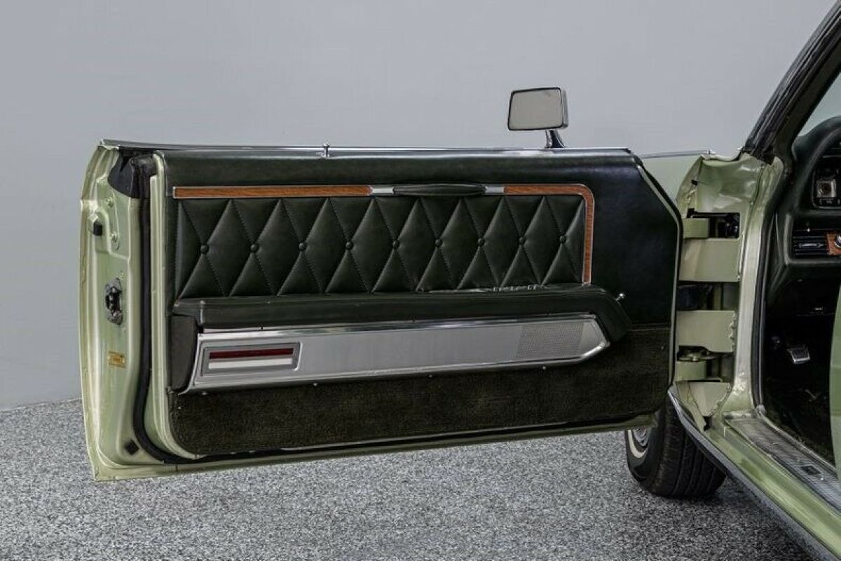 1969 Lincoln Continental Mark III - photo 10