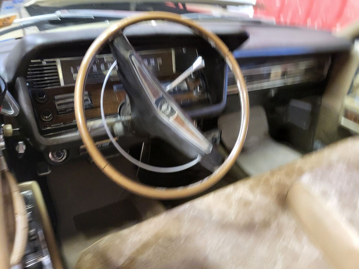 1969 Lincoln Continental loaded - photo 9
