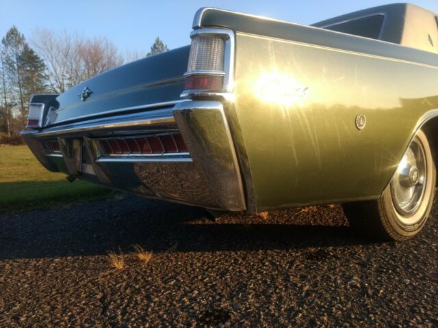 1969 Lincoln Continental Continental Town Car Sedan - photo 5