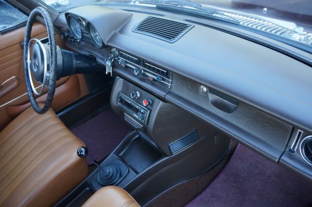 1969 Mercedes-Benz 200-Series - photo 3