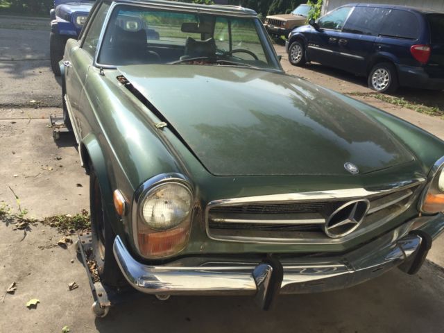1969 Mercedes 280 SL 1969 Mercedes-Benz 200-Series