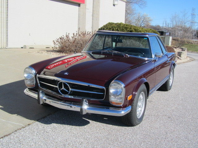 1969 Mercedes-Benz 200-Series Both Tops- Auto-A/C - photo 2