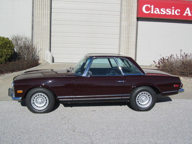 1969 Mercedes-Benz 200-Series Both Tops- Auto-A/C - photo 4