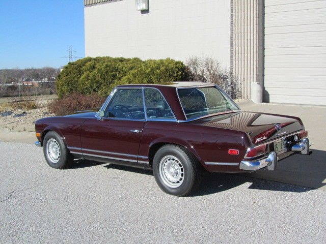 1969 Mercedes-Benz 200-Series Both Tops- Auto-A/C - photo 5
