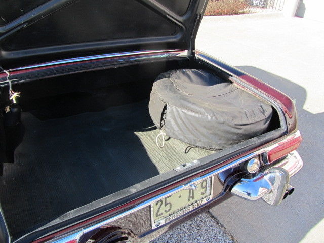 1969 Mercedes-Benz 200-Series Both Tops- Auto-A/C - photo 7