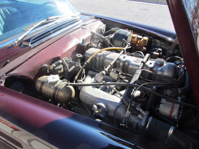 1969 Mercedes-Benz 200-Series Both Tops- Auto-A/C - photo 9