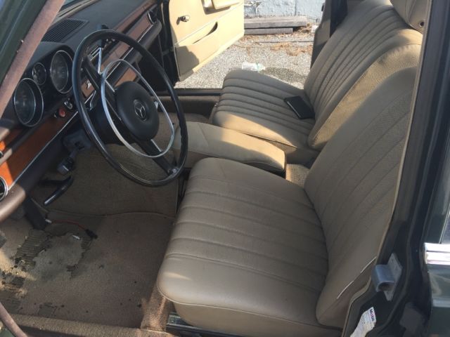1969 Mercedes-Benz 200-Series - photo 10