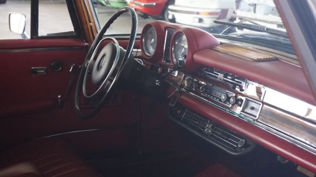 1969 Mercedes-Benz 200-Series - photo 10