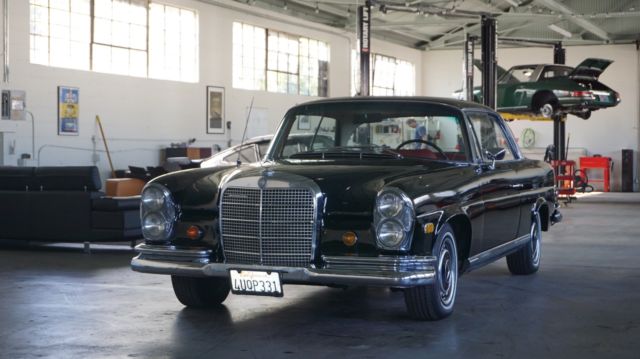 1969 Mercedes-Benz 200-Series - photo 3