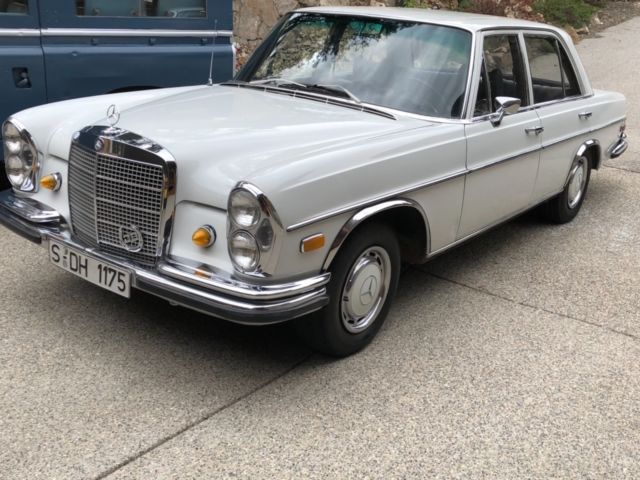 1969 Mercedes 280SE fuel injected Sunroof floor shift time capsule W108 1969 Mercedes-Benz 200-Series