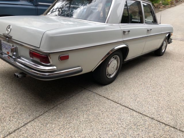 1969 Mercedes-Benz 200-Series - photo 11