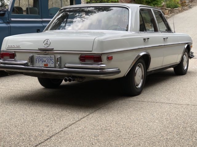 1969 Mercedes-Benz 200-Series - photo 12
