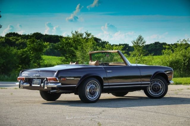 1969 Mercedes-Benz 200-Series - photo 9