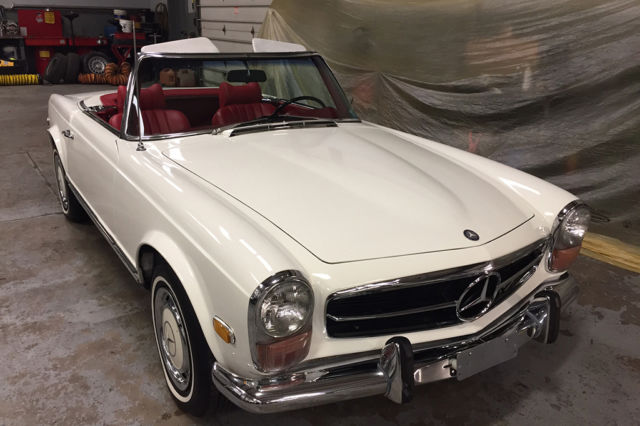 1969 Mercedes 280SL with automatic transmission 1969 Mercedes-Benz SL-Class 280SL