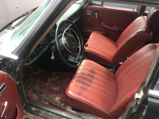1969 Mercedes-Benz 200-Series - photo 4