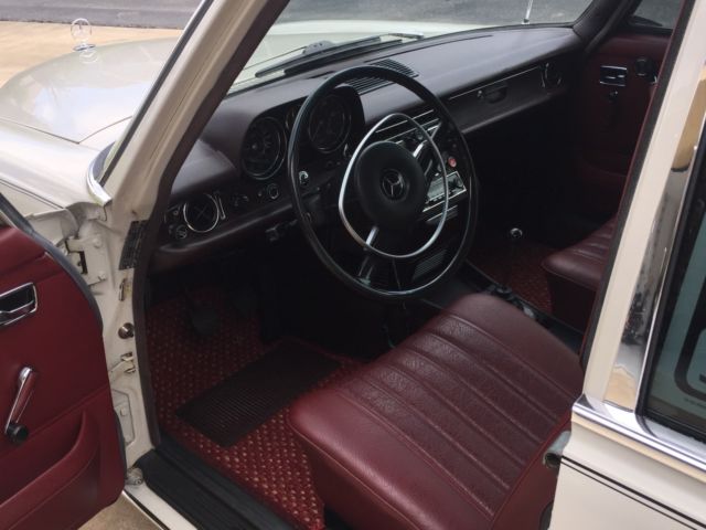 1969 Mercedes-Benz 200-Series sedan - photo 6