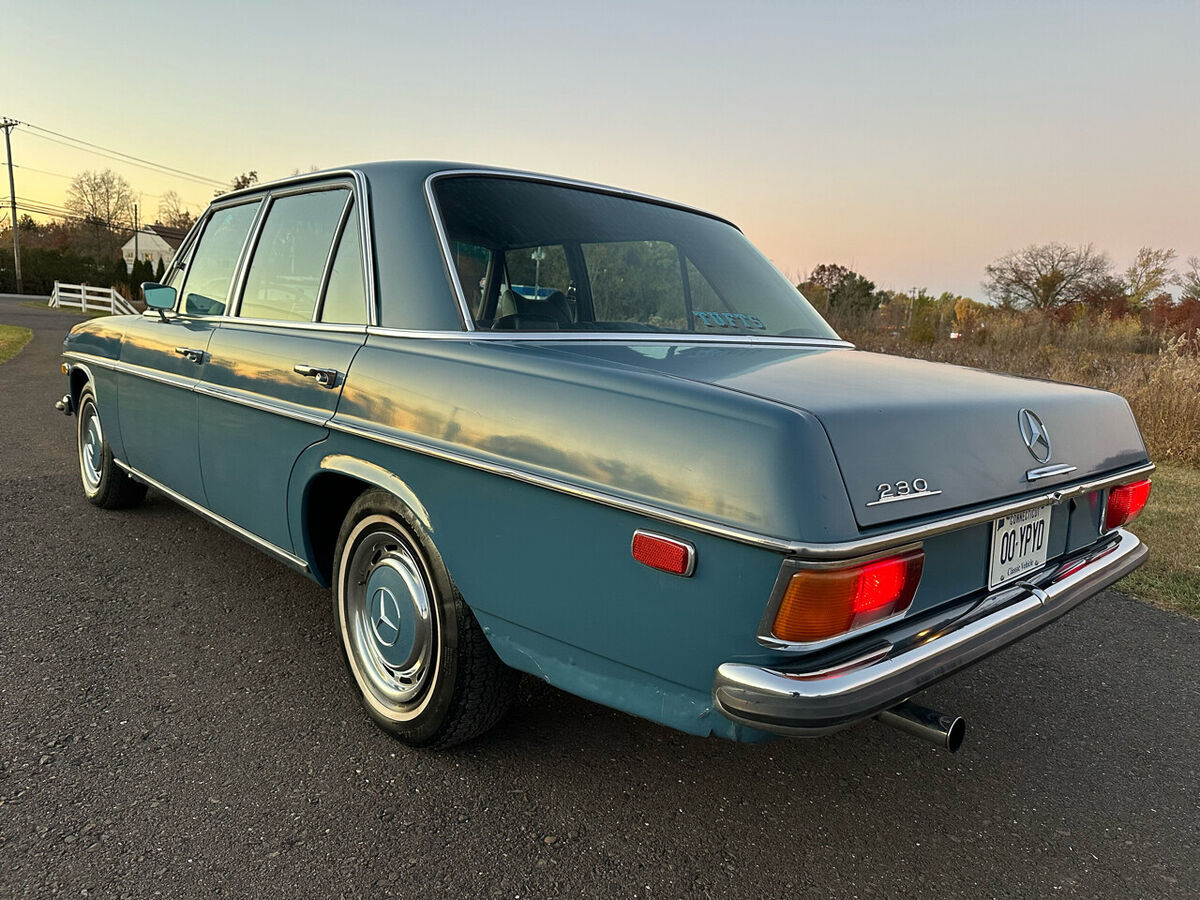 1969 Mercedes-Benz 200-Series - photo 10