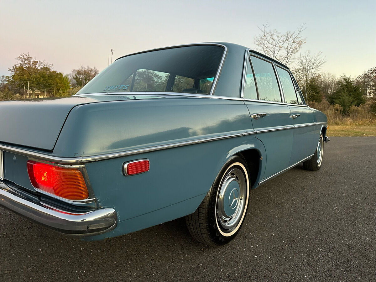 1969 Mercedes-Benz 200-Series - photo 12