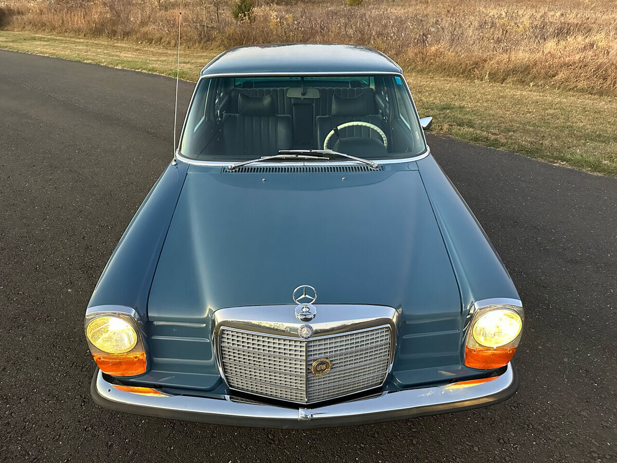1969 Mercedes-Benz 200-Series - photo 8
