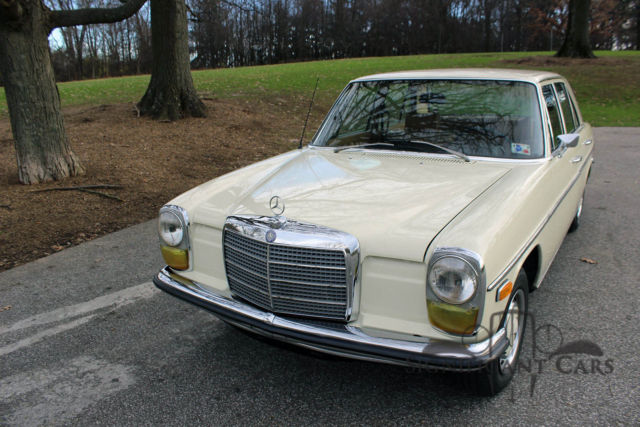 1969 Mercedes-Benz 230 - Fully Restored! RARE 5 Speed! 1969 Mercedes-Benz 200-Series 230