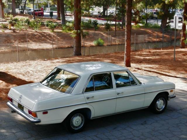 1969 Mercedes-Benz 200-Series Power steering and disc brakes - photo 4