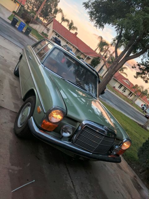 1969 Mercedes-Benz 200-Series Base - photo 12