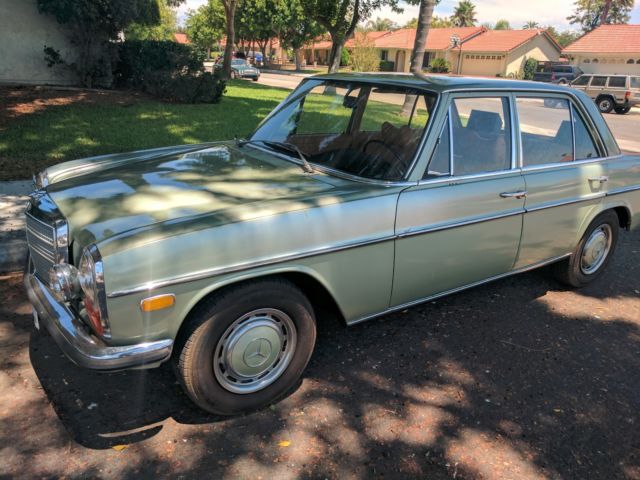 1969 Mercedes-Benz 200-Series Base - photo 3
