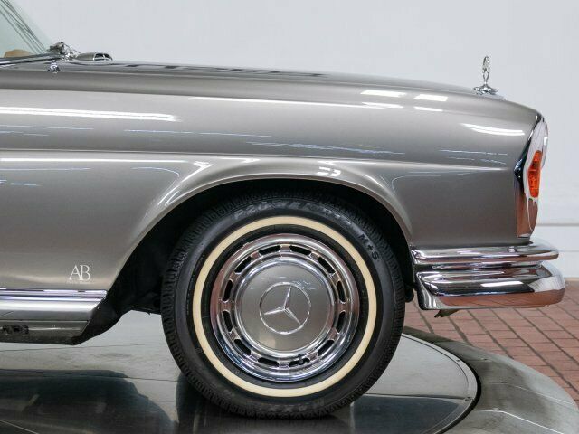 1969 Mercedes-Benz 200-Series SE Cabriolet - photo 9