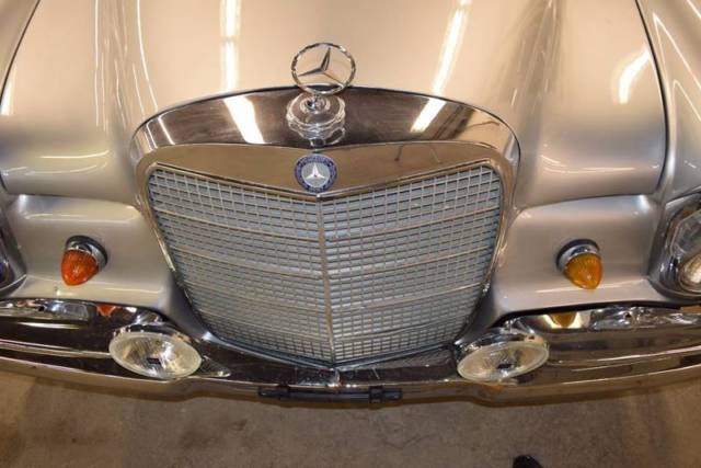 1969 Mercedes-Benz 200-Series coupe - photo 5