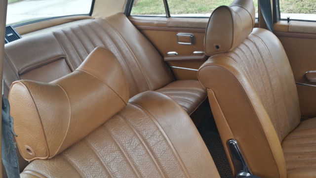 1969 Mercedes-Benz 200-Series - photo 6