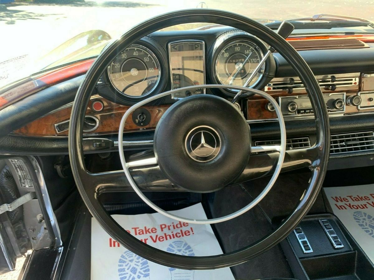 1969 Mercedes-Benz 200-Series - photo 12
