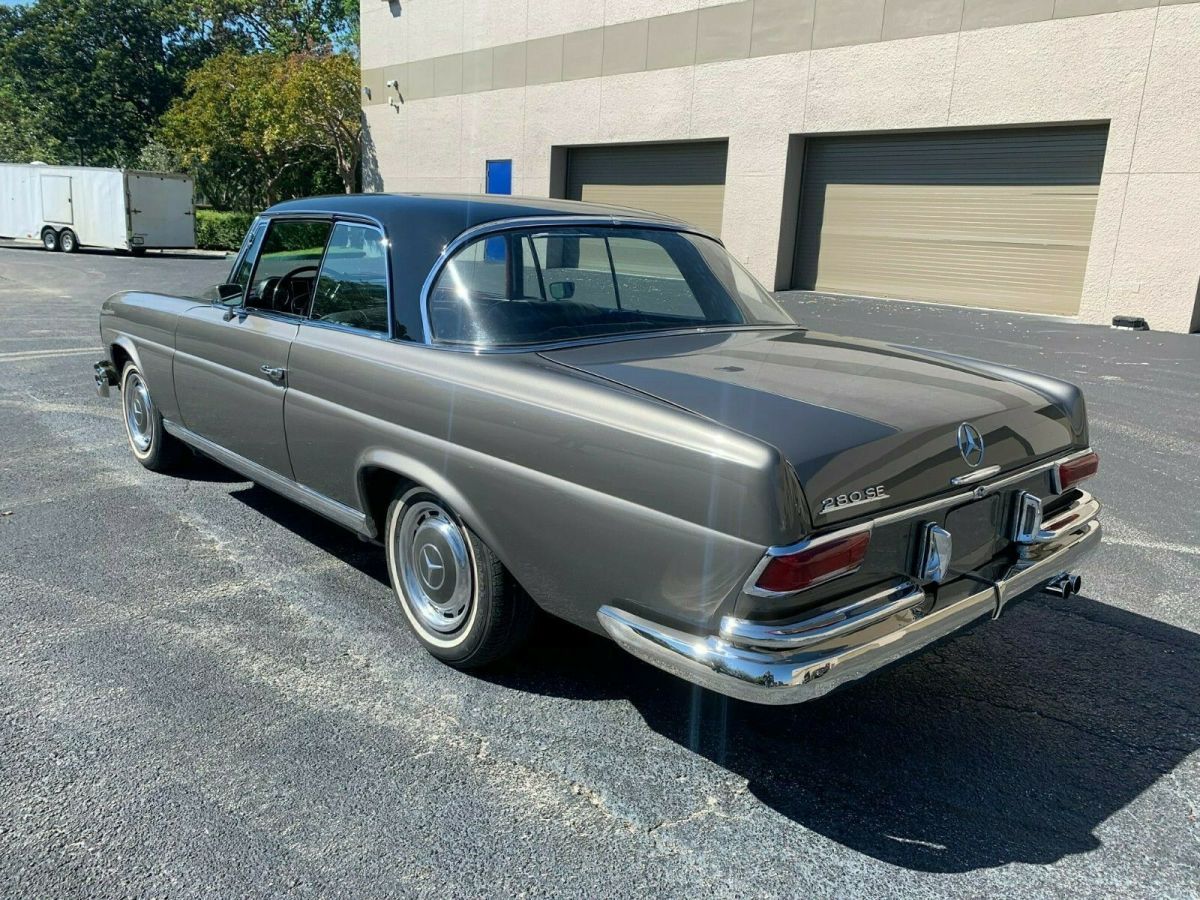1969 Mercedes-Benz 200-Series - photo 4